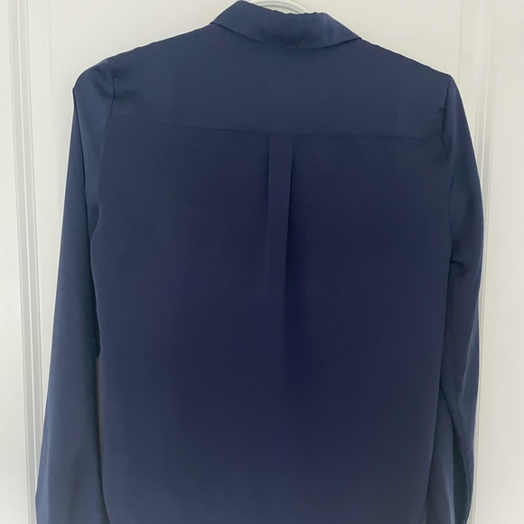 Aritzia-Talula silk navy shirt size S women’s top - Picture 3 of 6